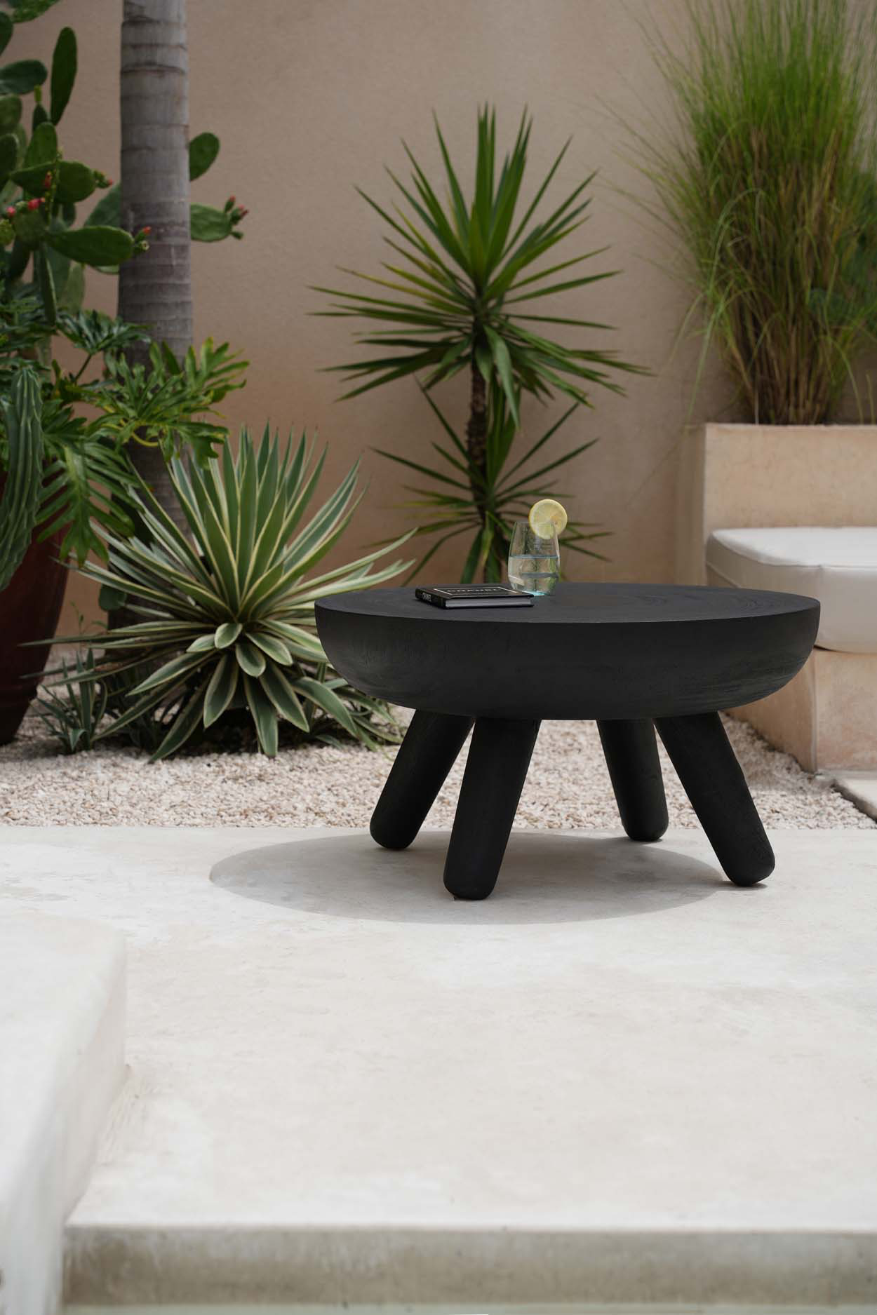 The Losten Coffee Table - Black image 4