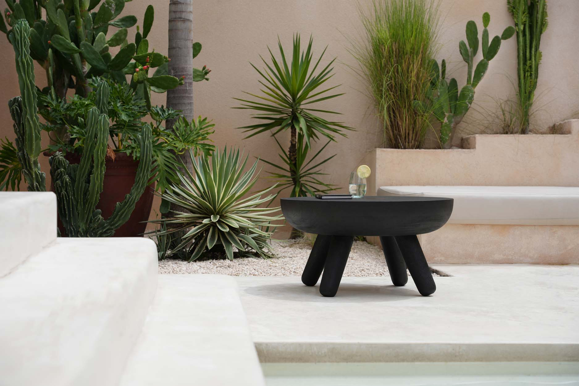 The Losten Coffee Table - Black image 3