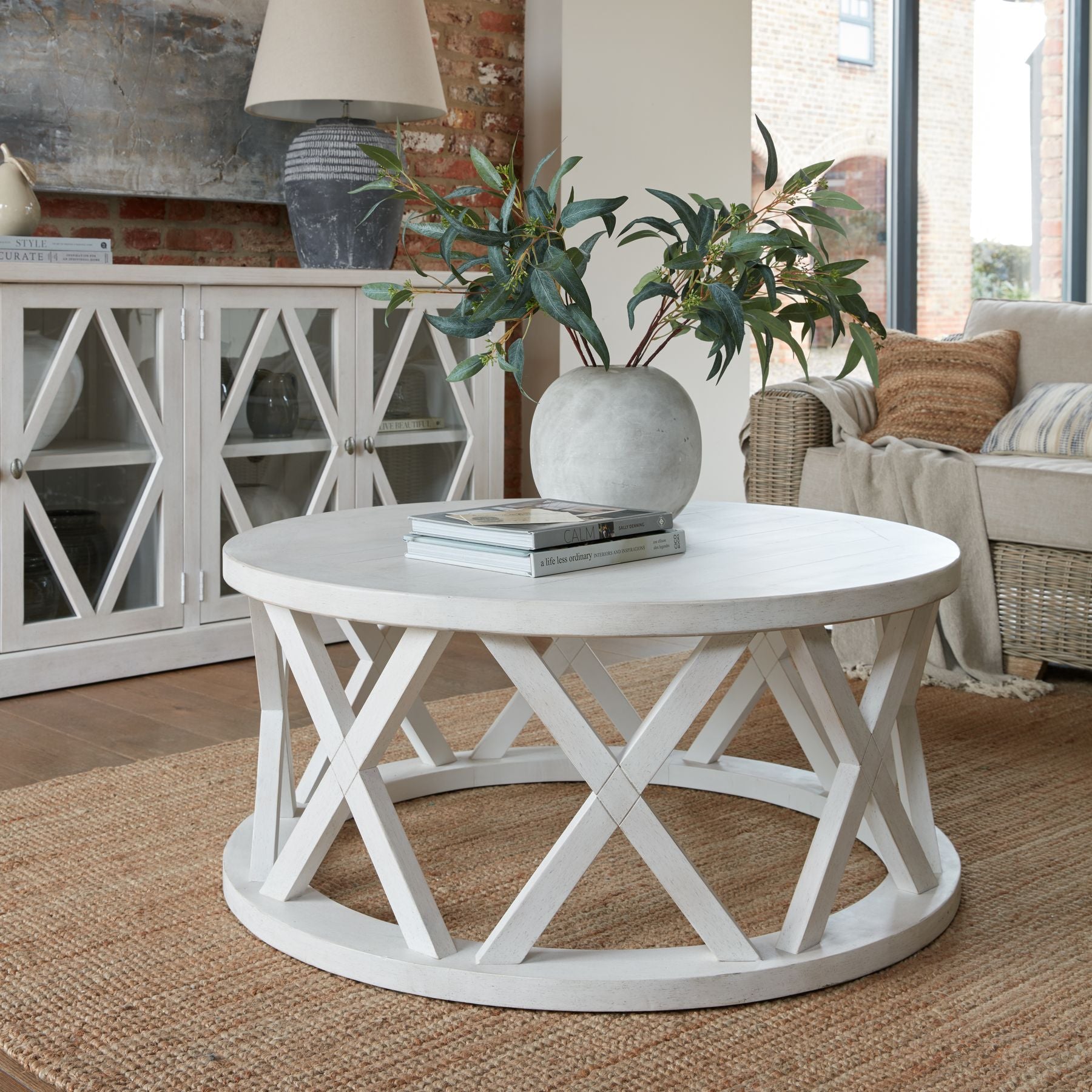 Stamford Plank Collection Round Coffee Table – Luxury Designer Furniture, Modern Planked Pine, Premium Home Furnishings.