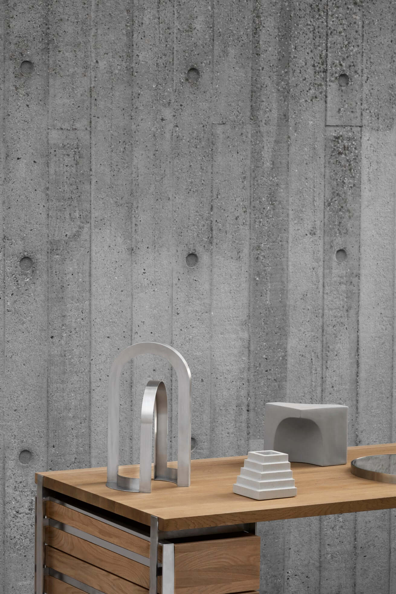 Outline Desk – Luxury Designer Furniture, minimalist oak and steel, modern workspace décor. Premium home furnishings.