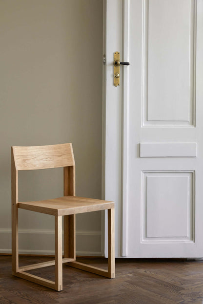 Outline Chair – Luxury Designer Furniture, FSC®-certified oak, minimalist design for modern interiors, curated premium home furnishings.