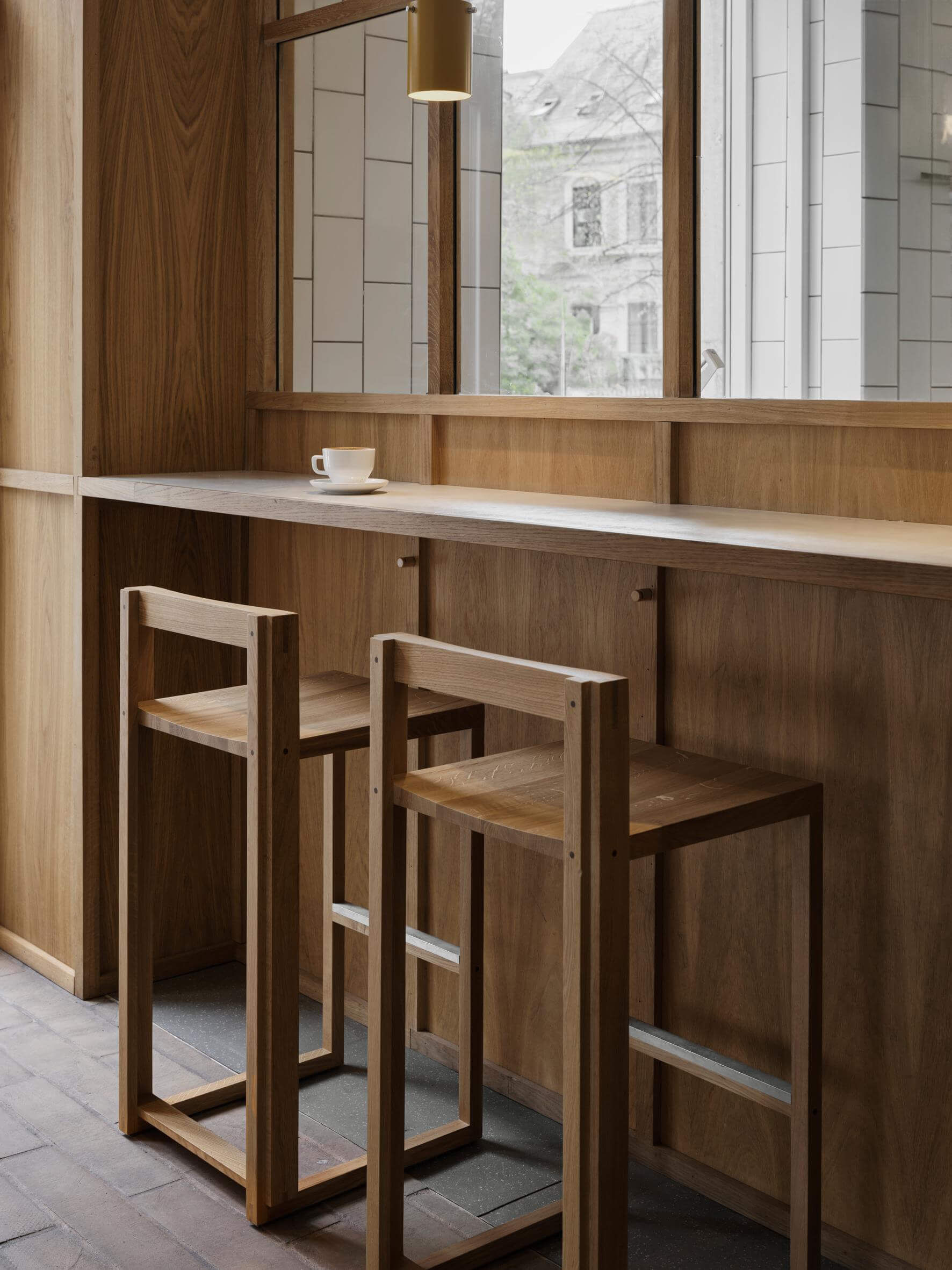 Elevate your space with the Outline Bar Chair High. Luxury, designer, and modern furniture for premium home decor.