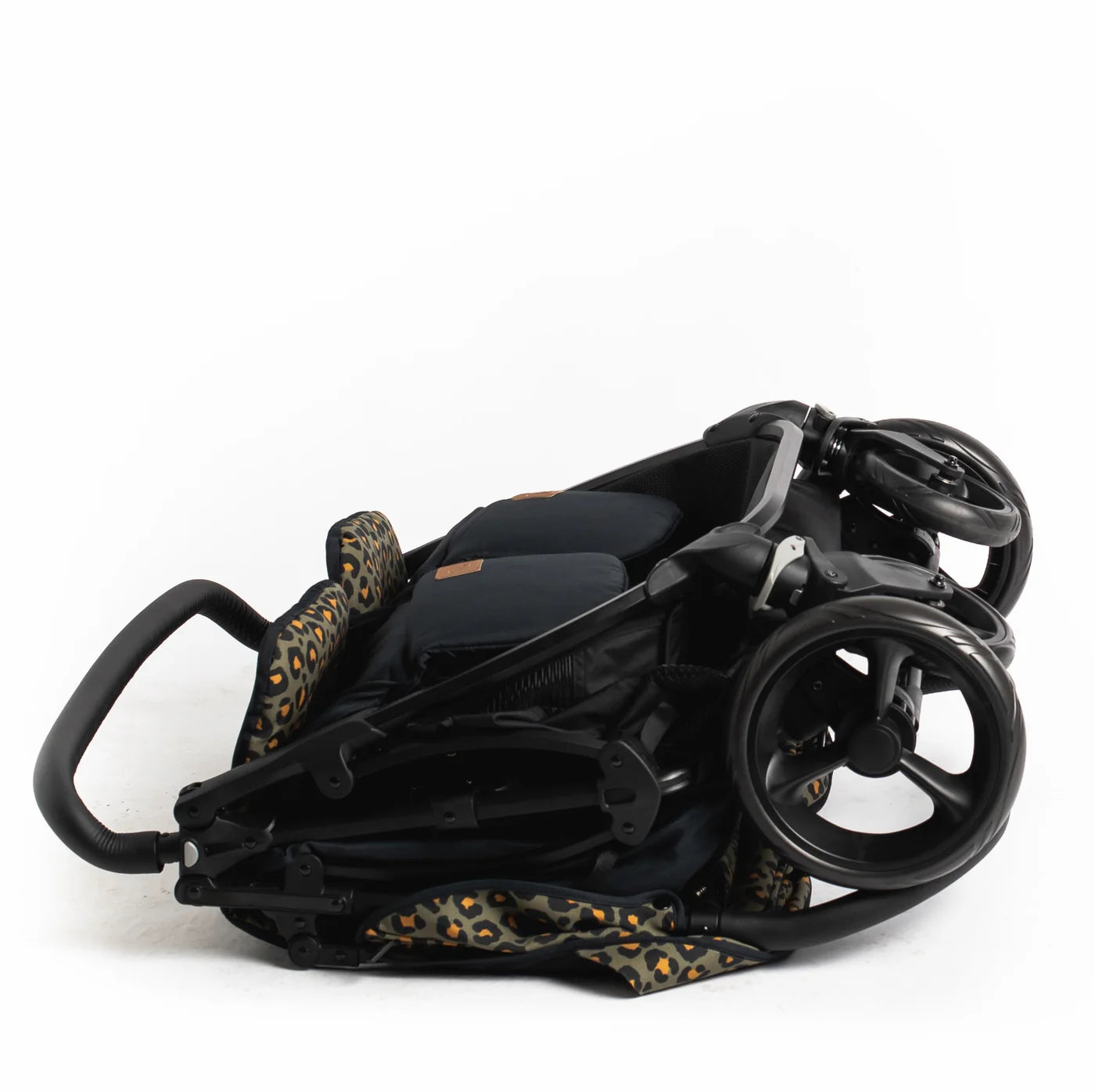 Roma Gemini 2 Base folded, luxury designer furniture for modern, chic baby travel. Essential for premium home furnishings and style.