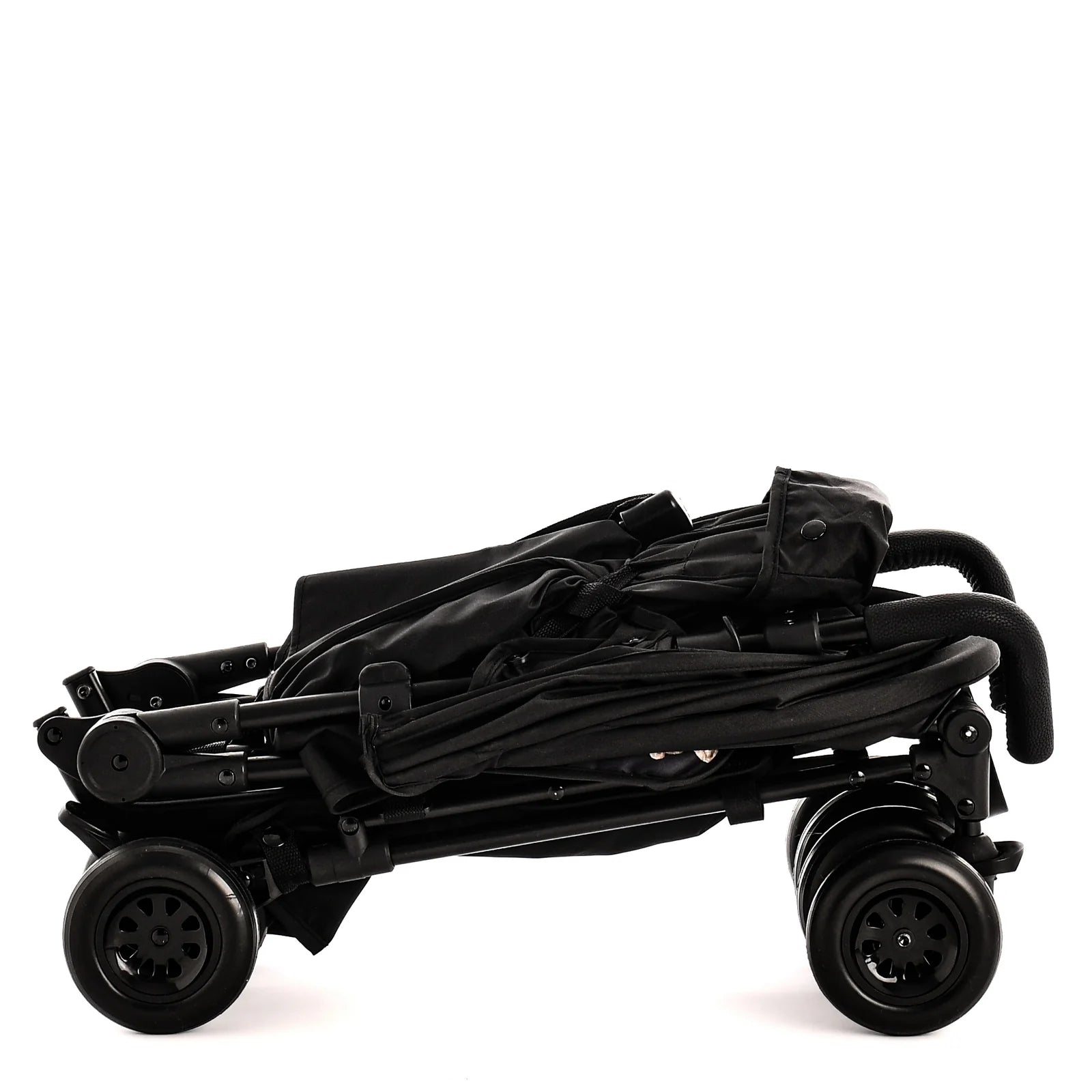 Folded Roma Rizzo 2 Teddy Cream Stroller – Luxury and modern pushchair for travel. Lightweight, stylish, and compact design.